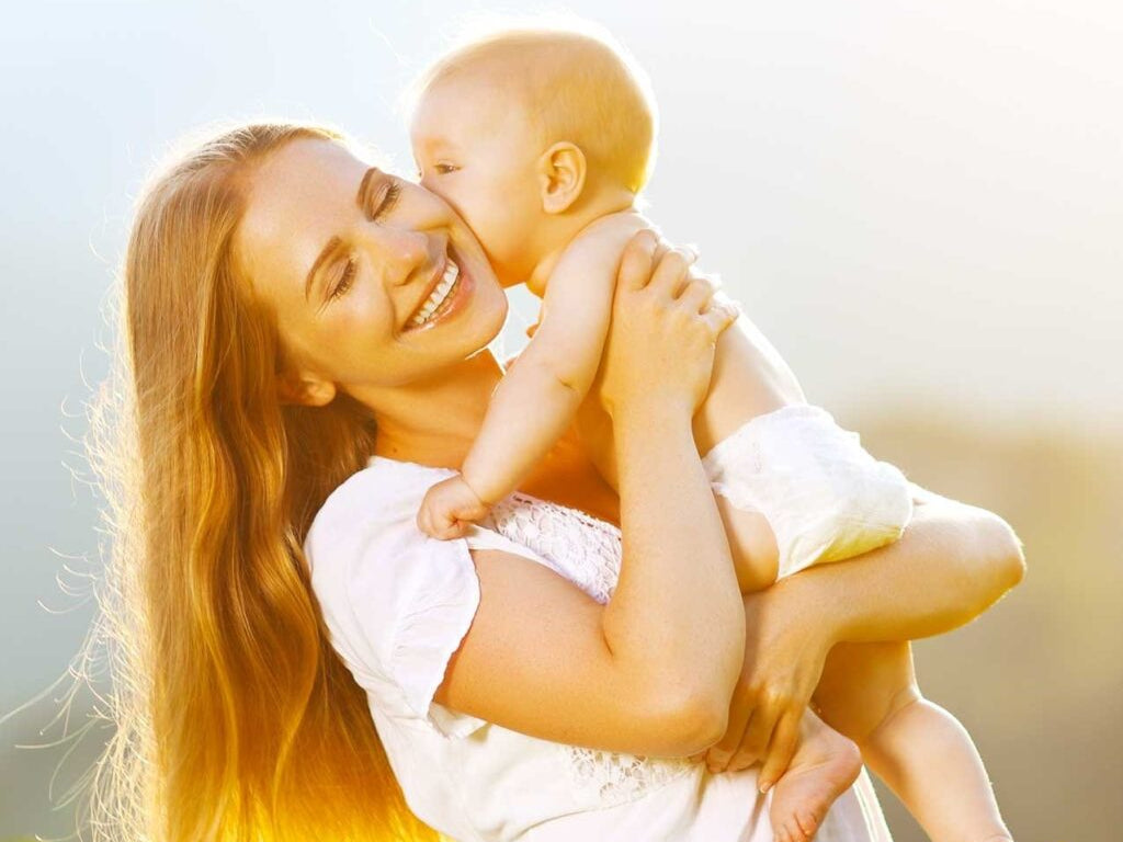 Pierwsza Miesiączka Po Porodzie: Co Warto Wiedzieć i Jak Masmi Wspiera Młode Mamy